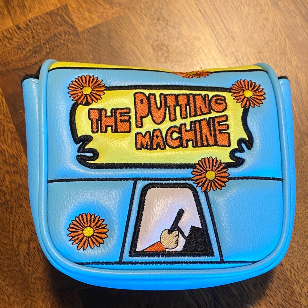 Blue and Yellow Putting Machine Pouch